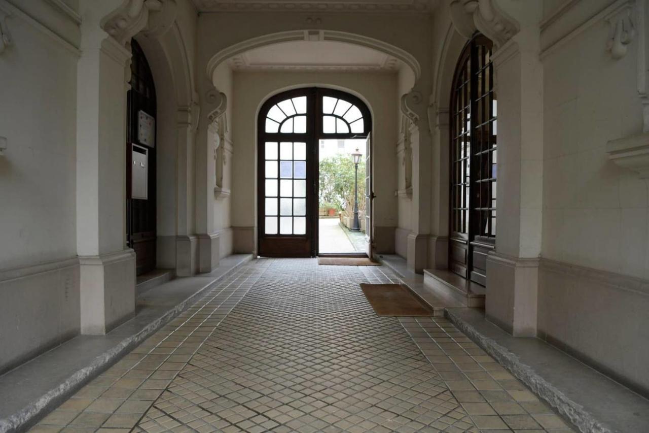 Charming Near Saint-lazare Apartment Paris